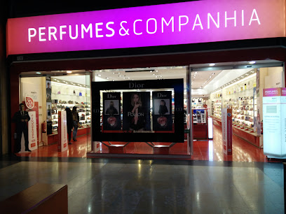 Perfumes & Companhia em Almada