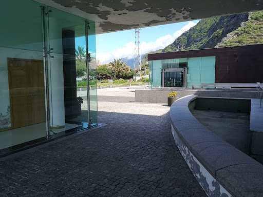 Centro Multiusos do Porto Moniz – Vila