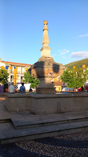 Chafariz Filipino da Praça Francisco António Meireles em Torre de Moncorvo