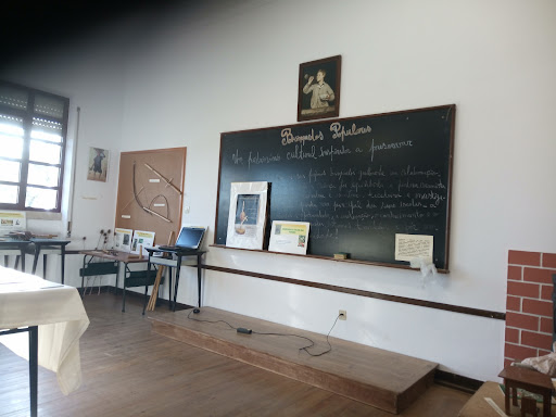 Escola do Brinquedo Tradicional Popular – Cernache