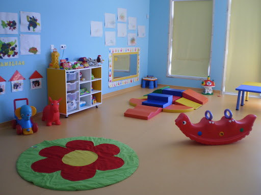 Os Caramelos - Creche E Jardim De Infância Lda em São Miguel de Alcainça