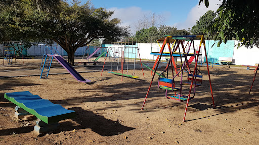 Pracinha de brinquedos Arco-íris em São Pedro do Sul