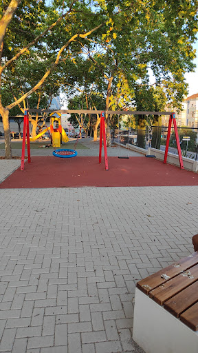 Quinta de São Nicolau playground em Corroios