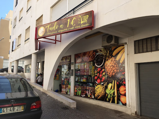 tudo a 1€ e outros preços. – Quarteira